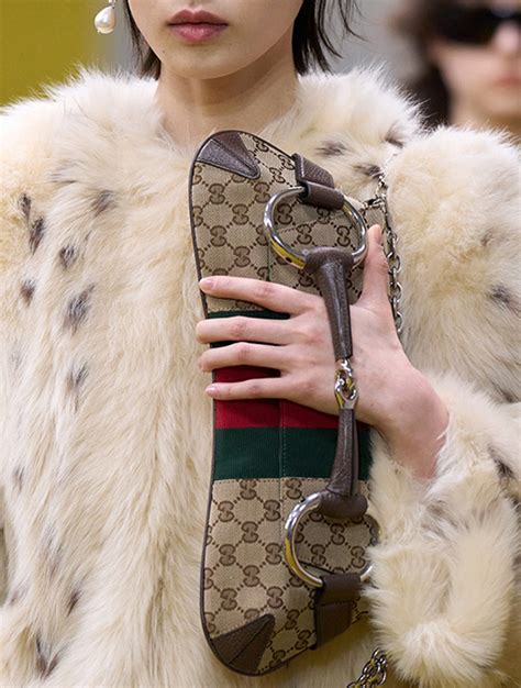 gucci horsebit verde|gucci horse bit chain bag.